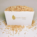 もみ殻を使った紙momi-kami開発。幸南食糧さまのおかゆパッケージに採用
